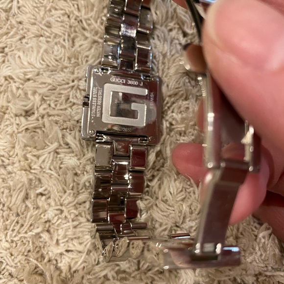 Gucci G watch BRAND NEW - Picture 7 of 9